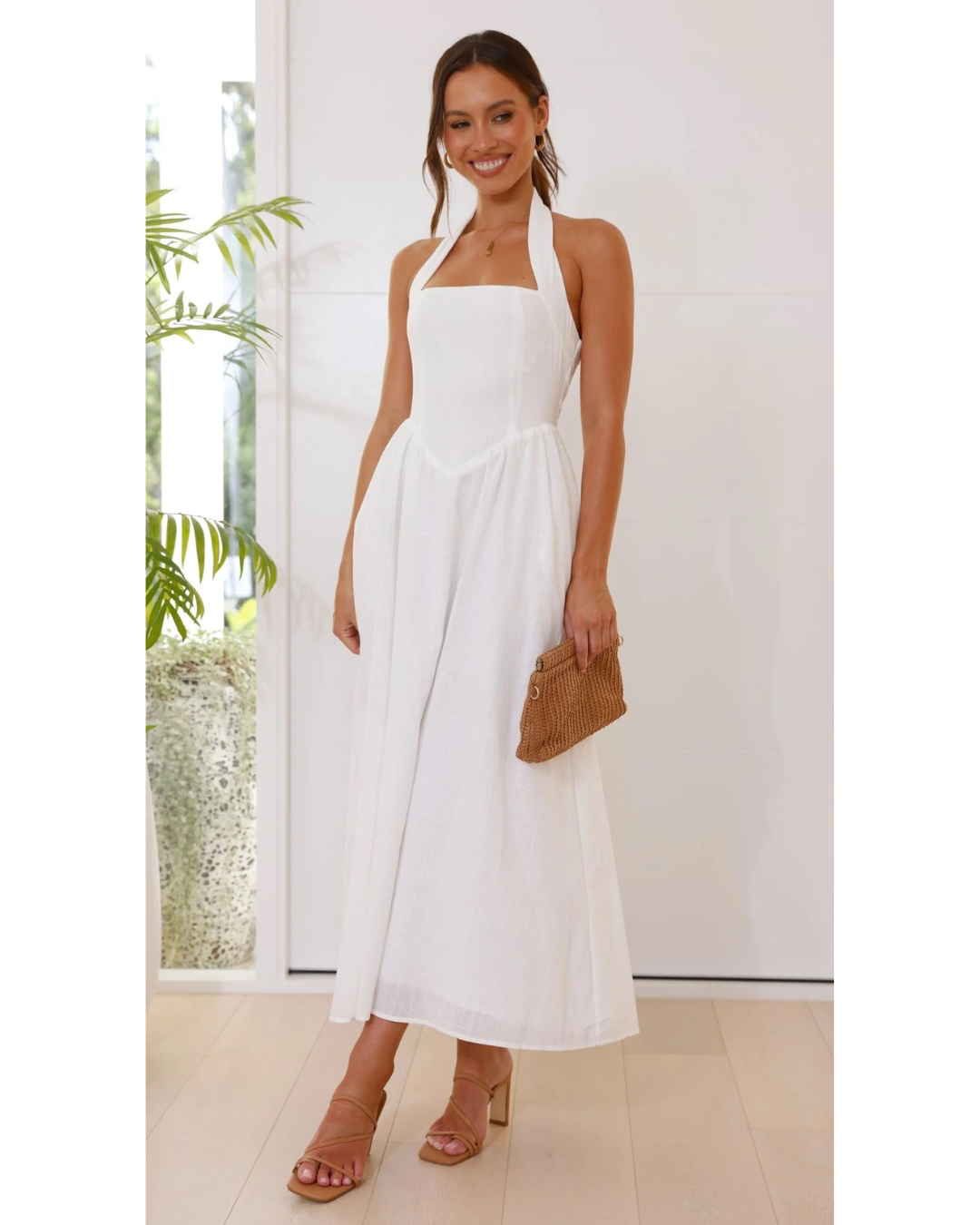 Robe Élégance d’Été – Dos Nu & Taille Nouée