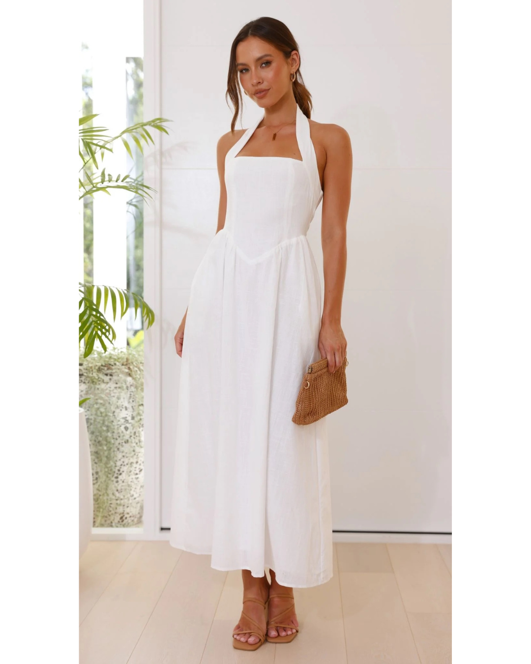 Robe Élégance d’Été – Dos Nu & Taille Nouée