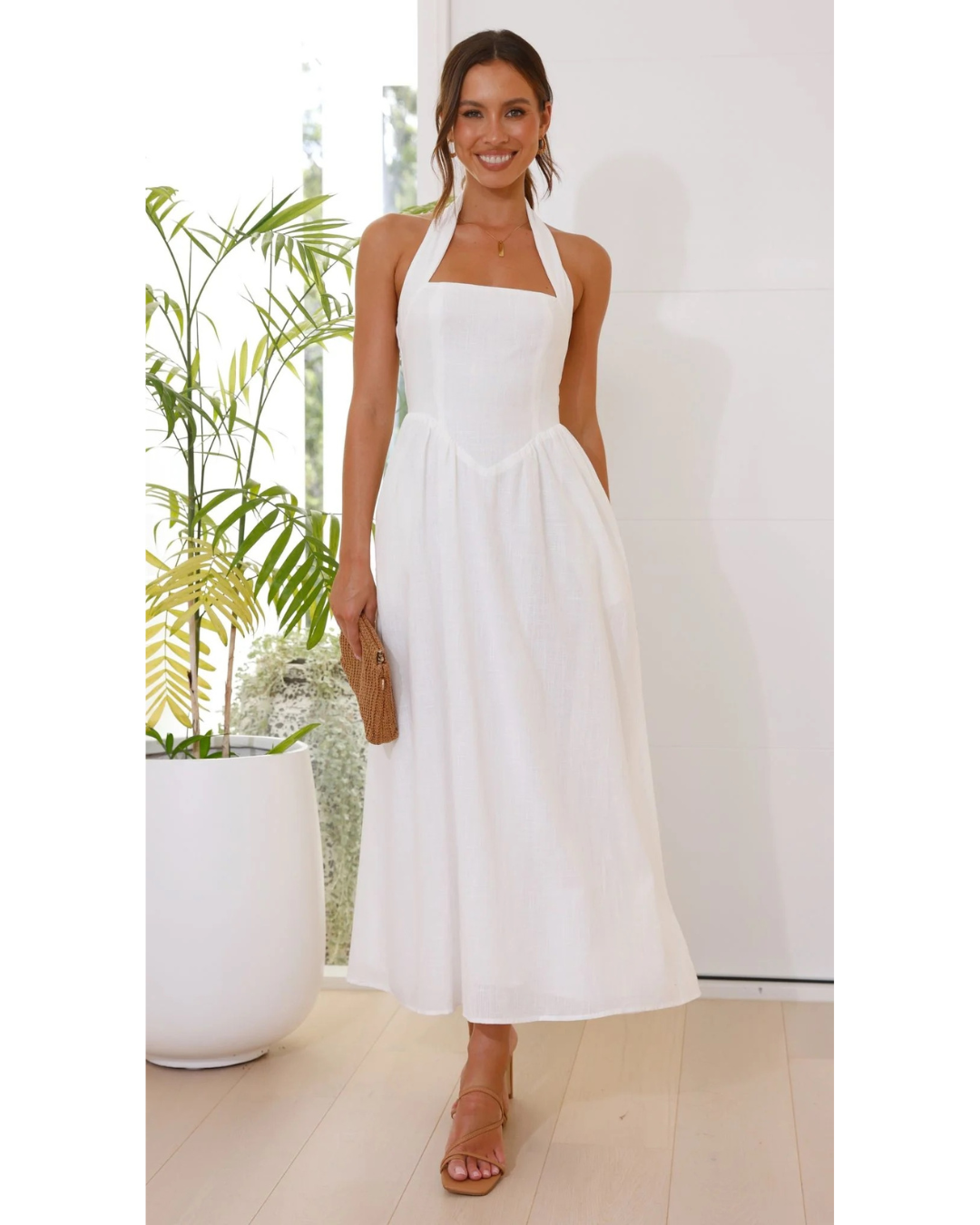 Robe Élégance d’Été – Dos Nu & Taille Nouée
