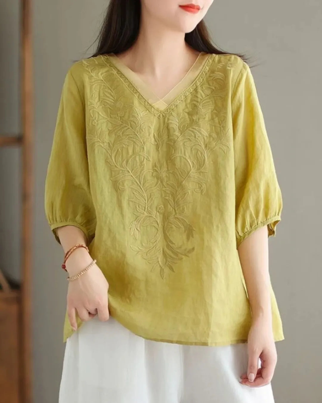 Blouse Brodée Col V en Lin Coton