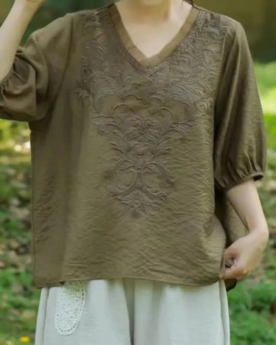 Blouse Brodée Col V en Lin Coton