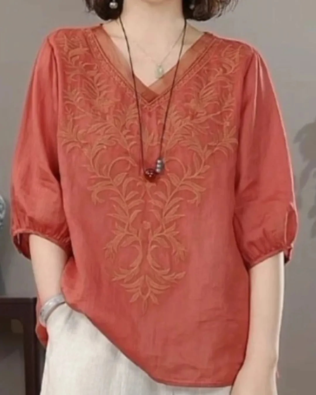 Blouse Brodée Col V en Lin Coton